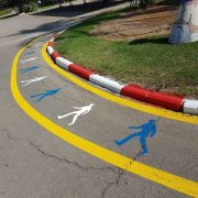 סימון כבישים וחניות בבתי זיקוק